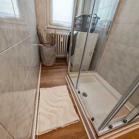 Gphouse Apartman *